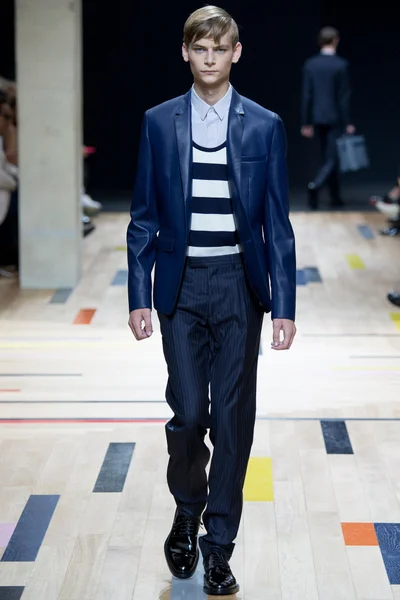 Look 13